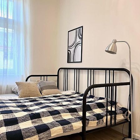 Quiet Apartment Close To Center Прага Экстерьер фото