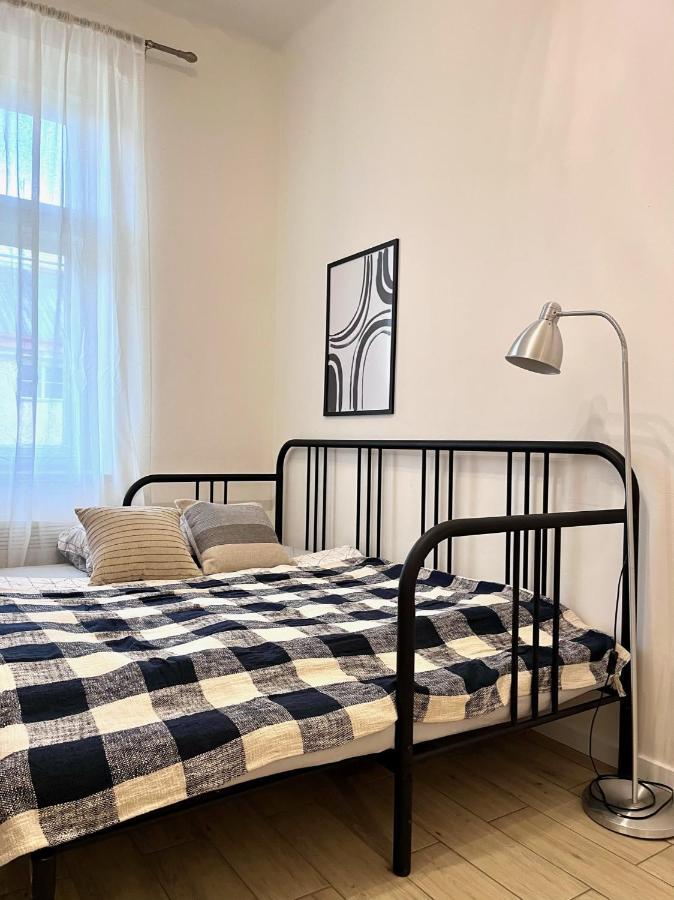Quiet Apartment Close To Center Прага Экстерьер фото