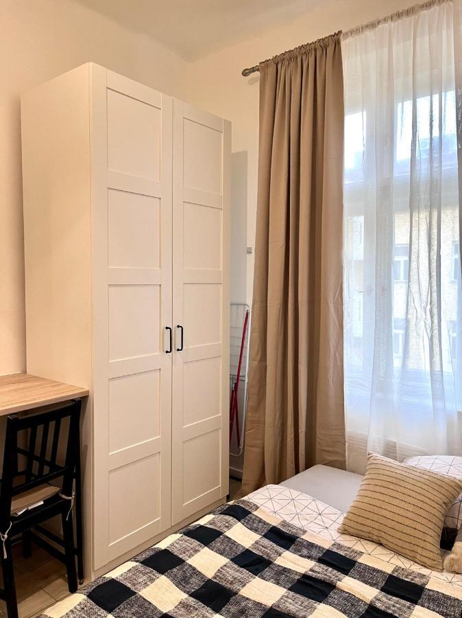 Quiet Apartment Close To Center Прага Экстерьер фото