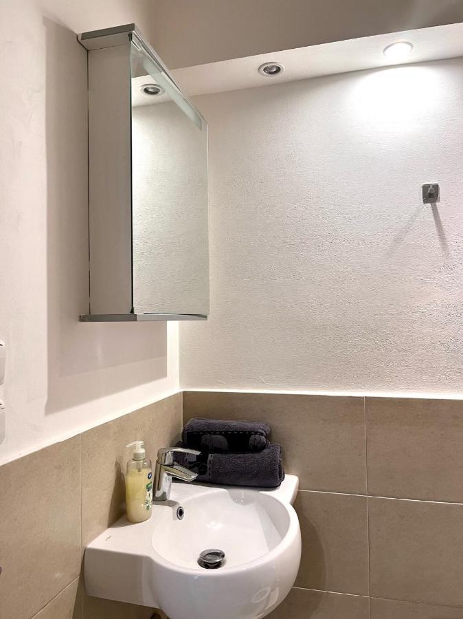 Quiet Apartment Close To Center Прага Экстерьер фото
