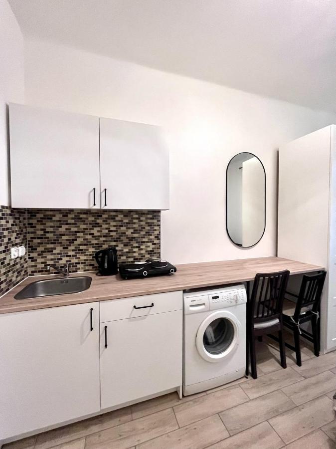 Quiet Apartment Close To Center Прага Экстерьер фото